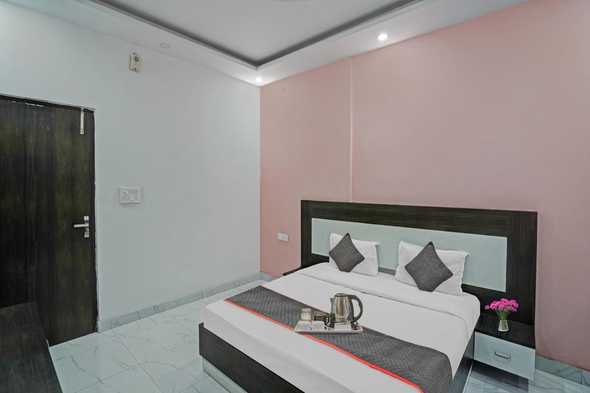 Collection O Rajvanshi Paradise Gurgaon Exteriör bild