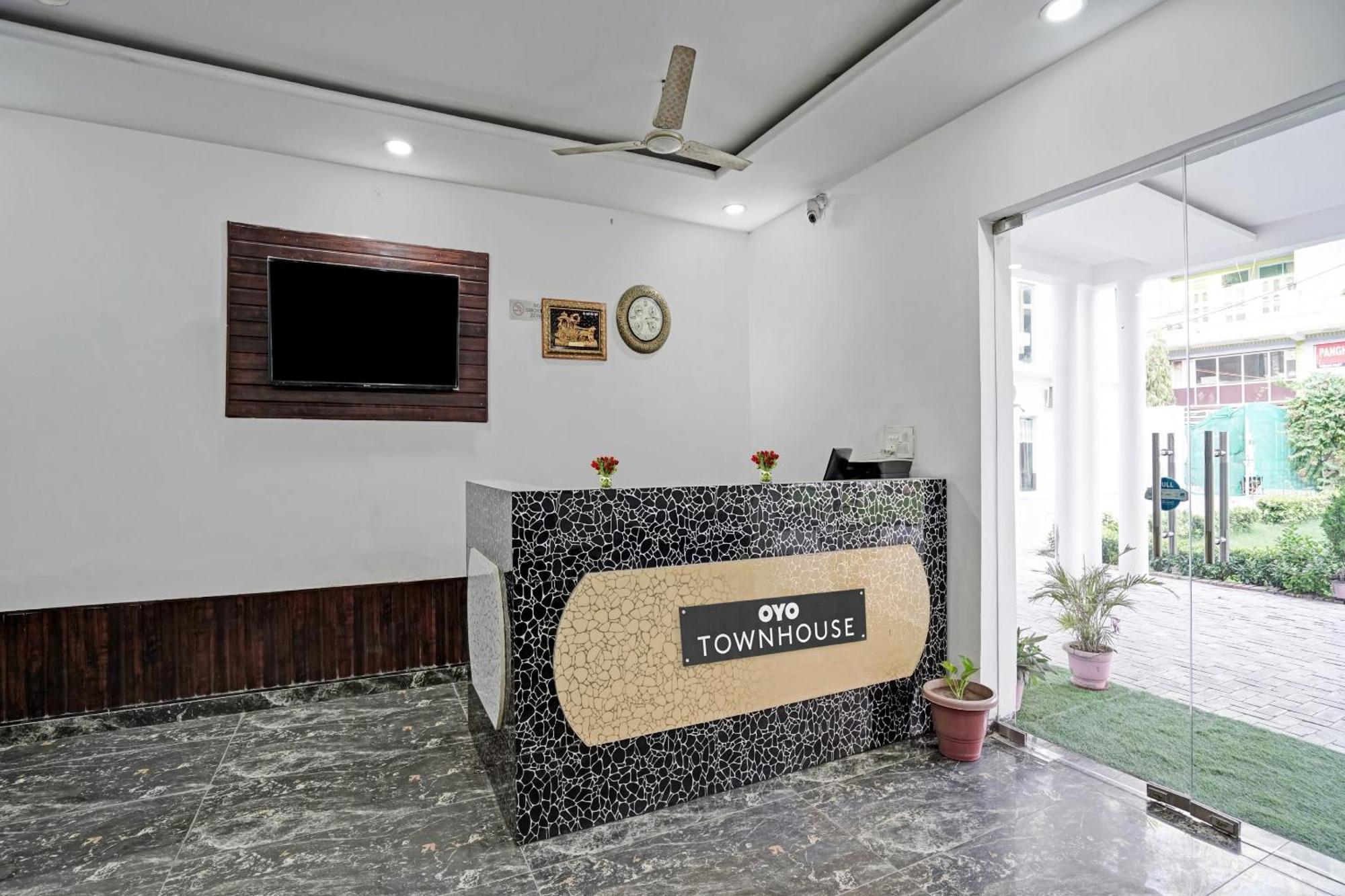 Collection O Rajvanshi Paradise Gurgaon Exteriör bild