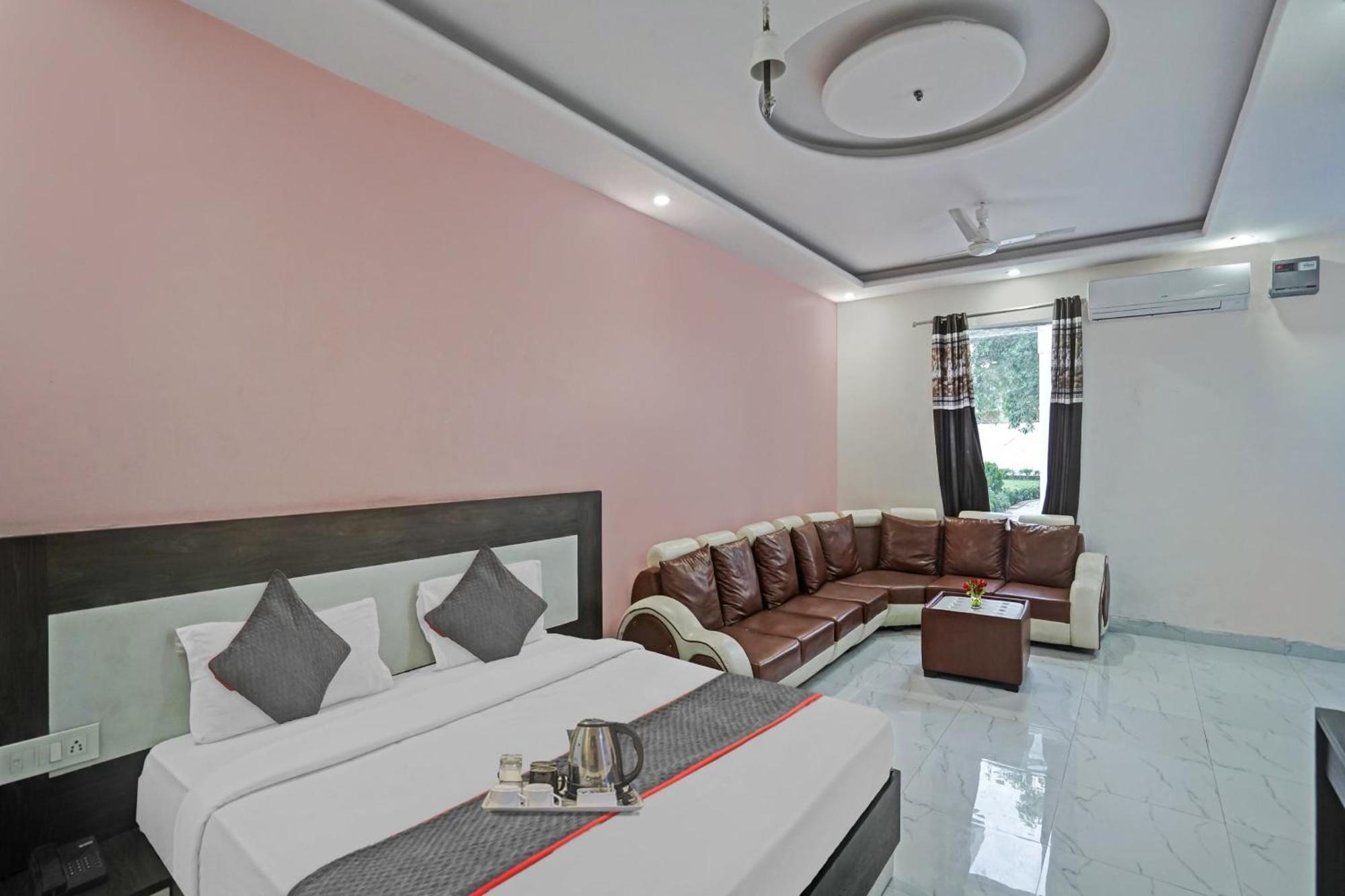 Collection O Rajvanshi Paradise Gurgaon Exteriör bild