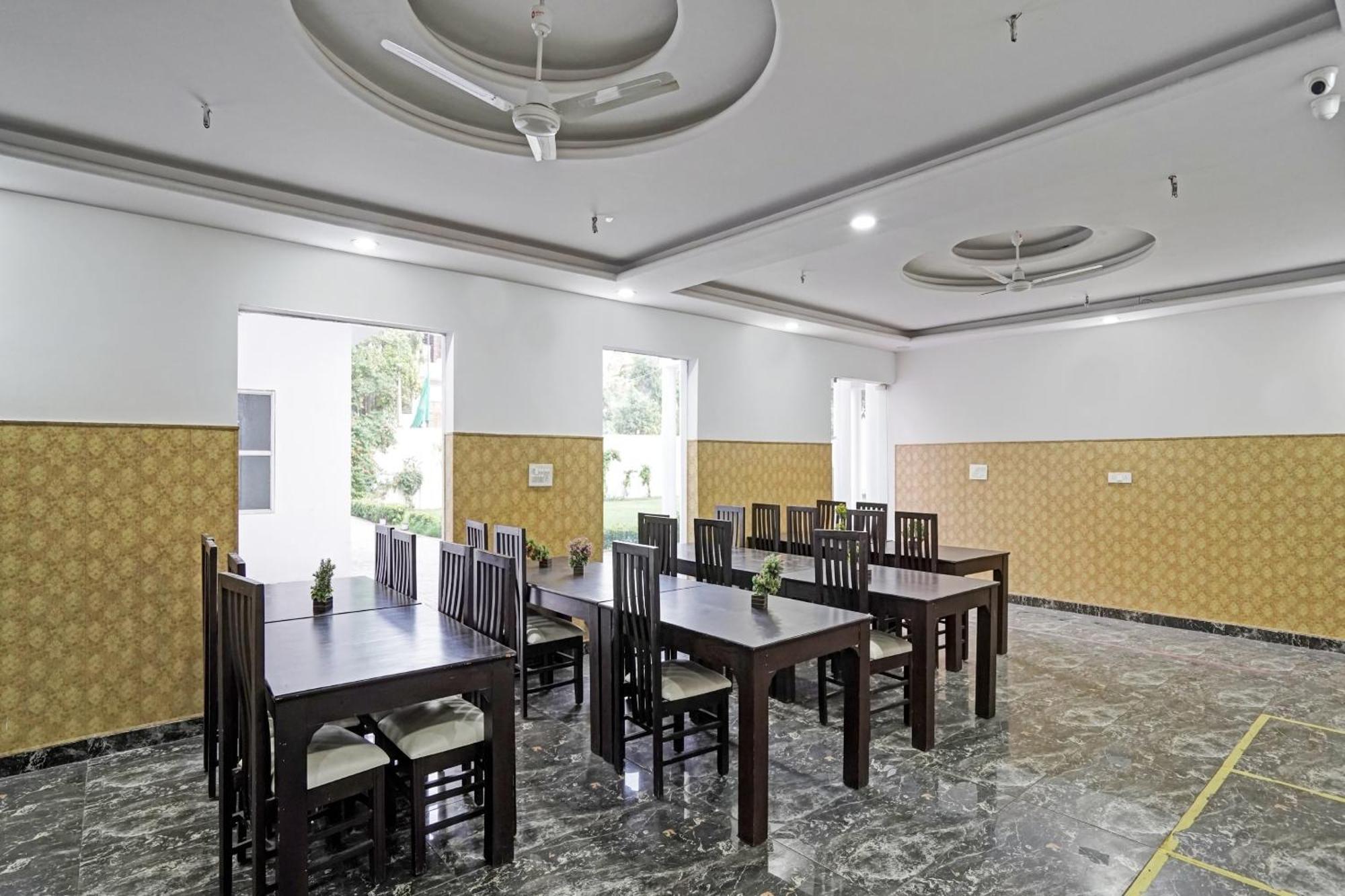 Collection O Rajvanshi Paradise Gurgaon Exteriör bild