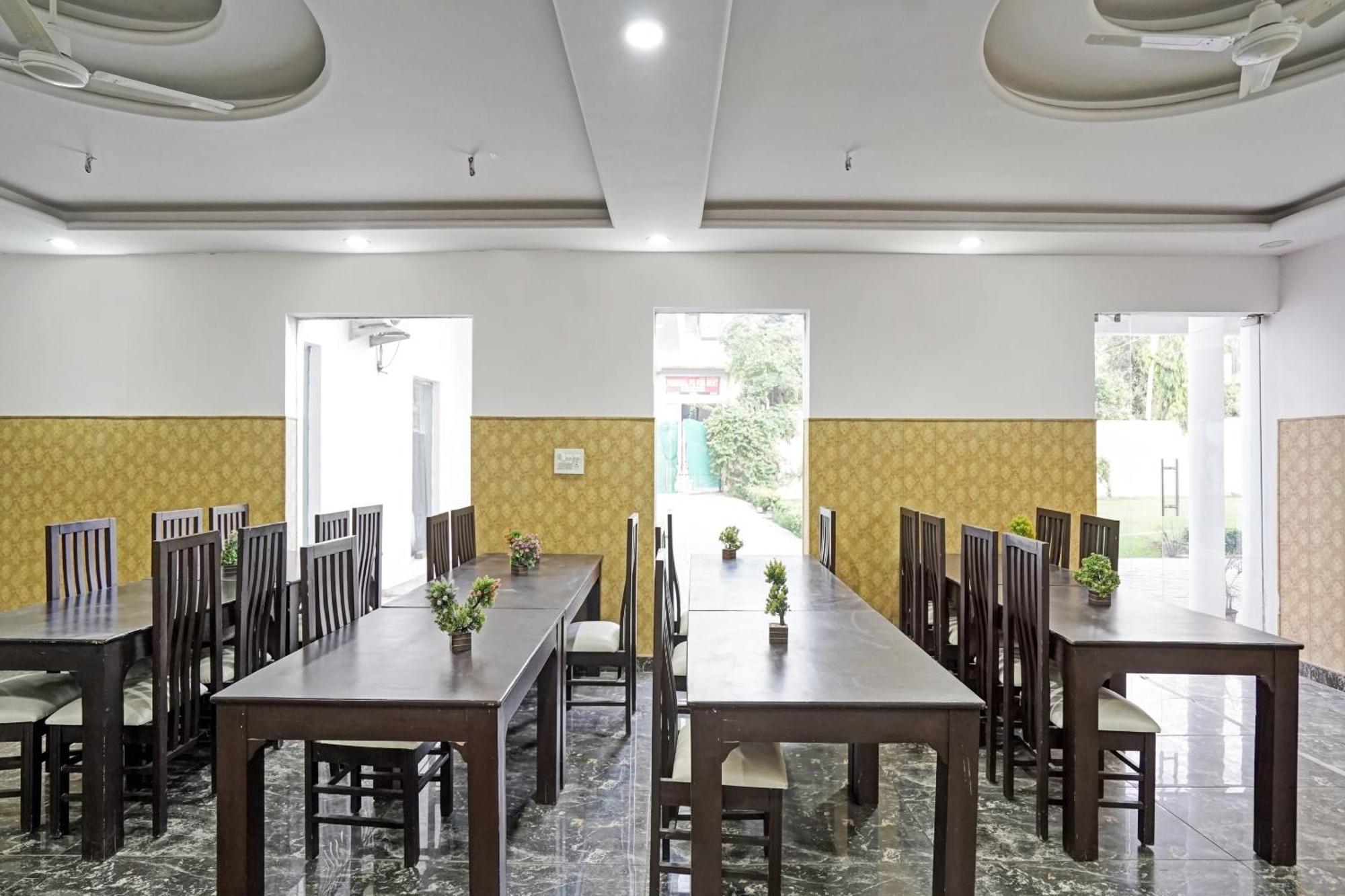 Collection O Rajvanshi Paradise Gurgaon Exteriör bild