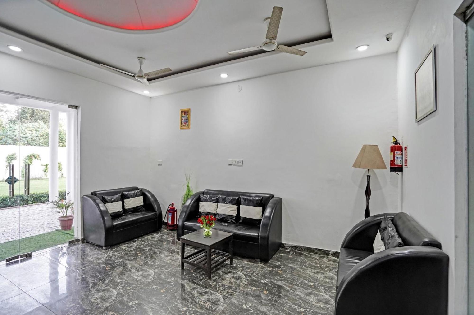 Collection O Rajvanshi Paradise Gurgaon Exteriör bild