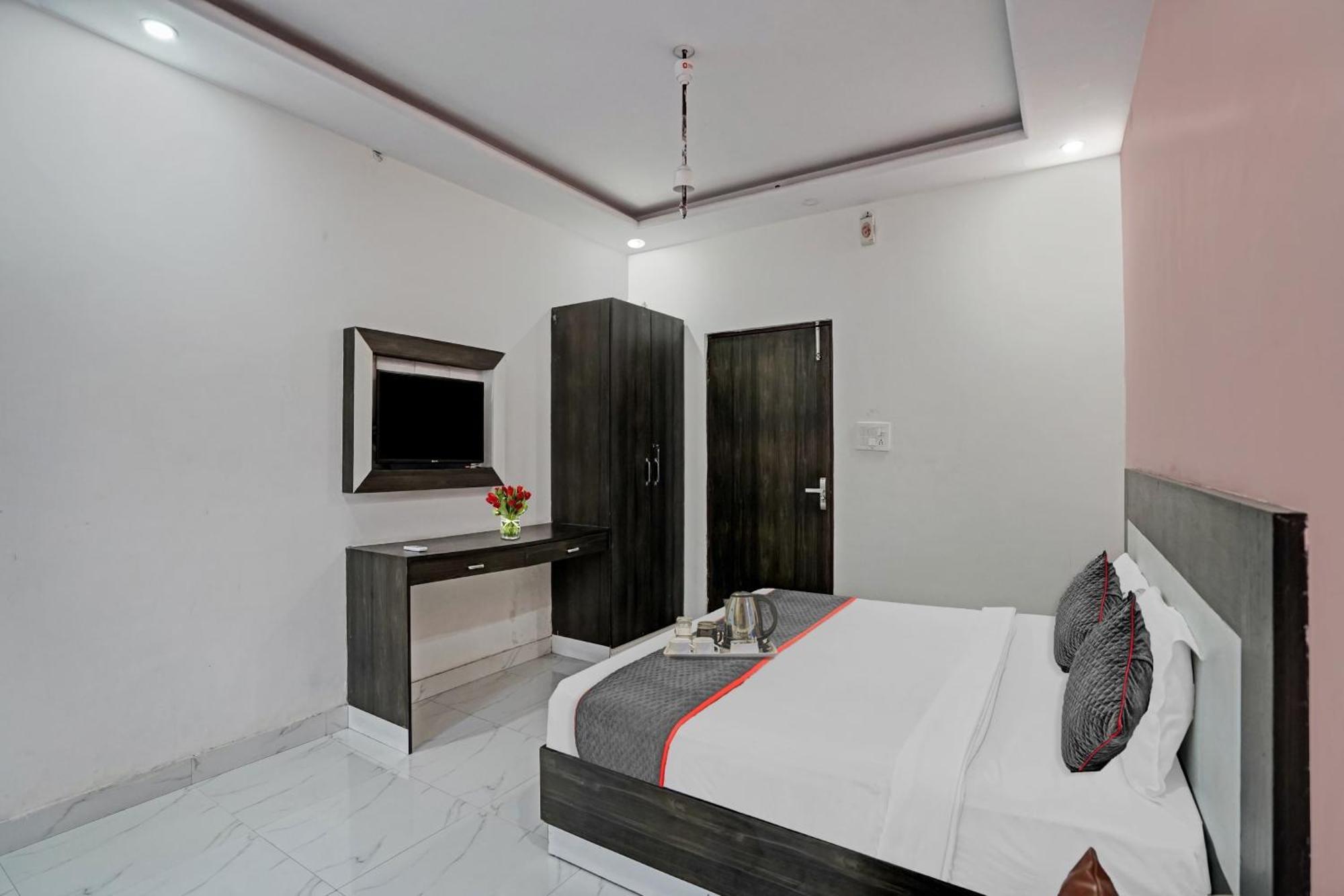 Collection O Rajvanshi Paradise Gurgaon Exteriör bild