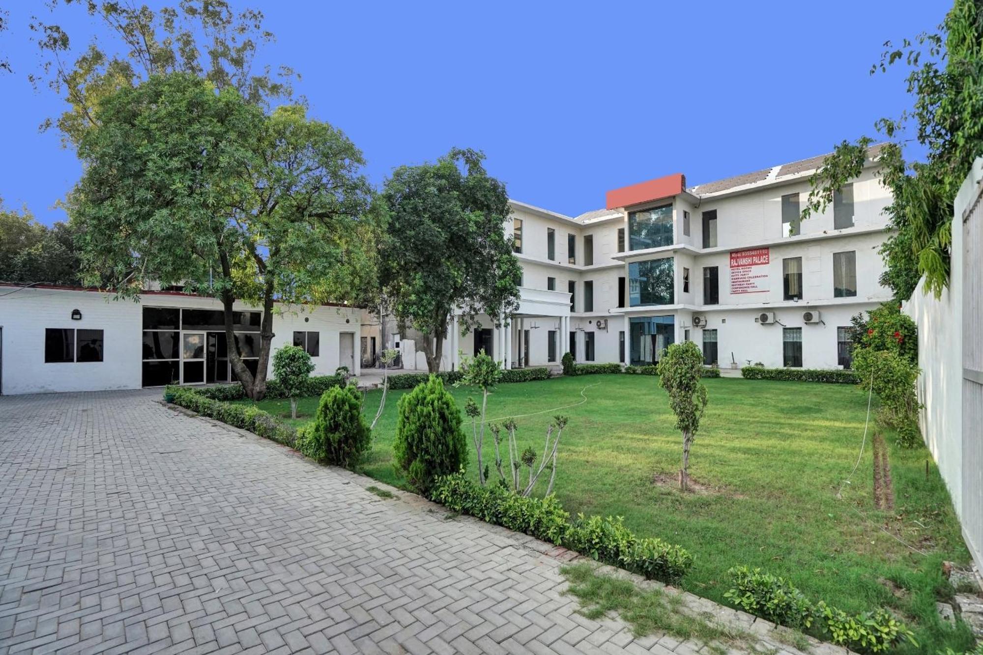 Collection O Rajvanshi Paradise Gurgaon Exteriör bild