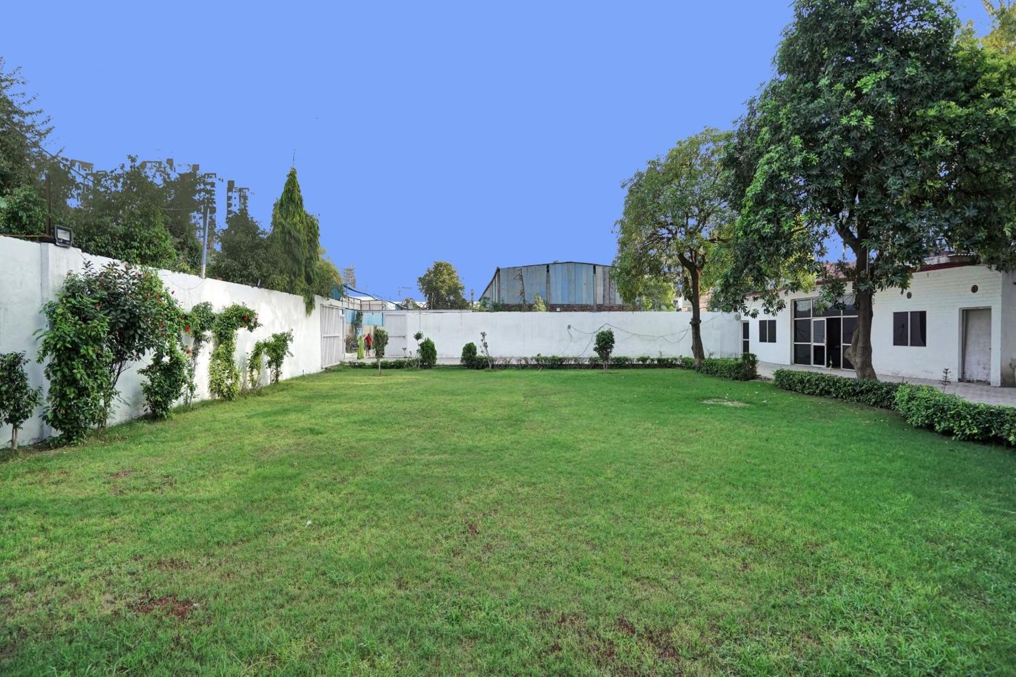 Collection O Rajvanshi Paradise Gurgaon Exteriör bild