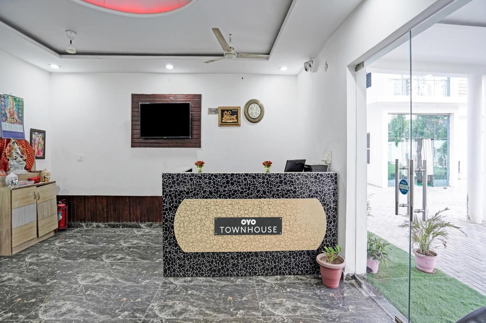 Collection O Rajvanshi Paradise Gurgaon Exteriör bild