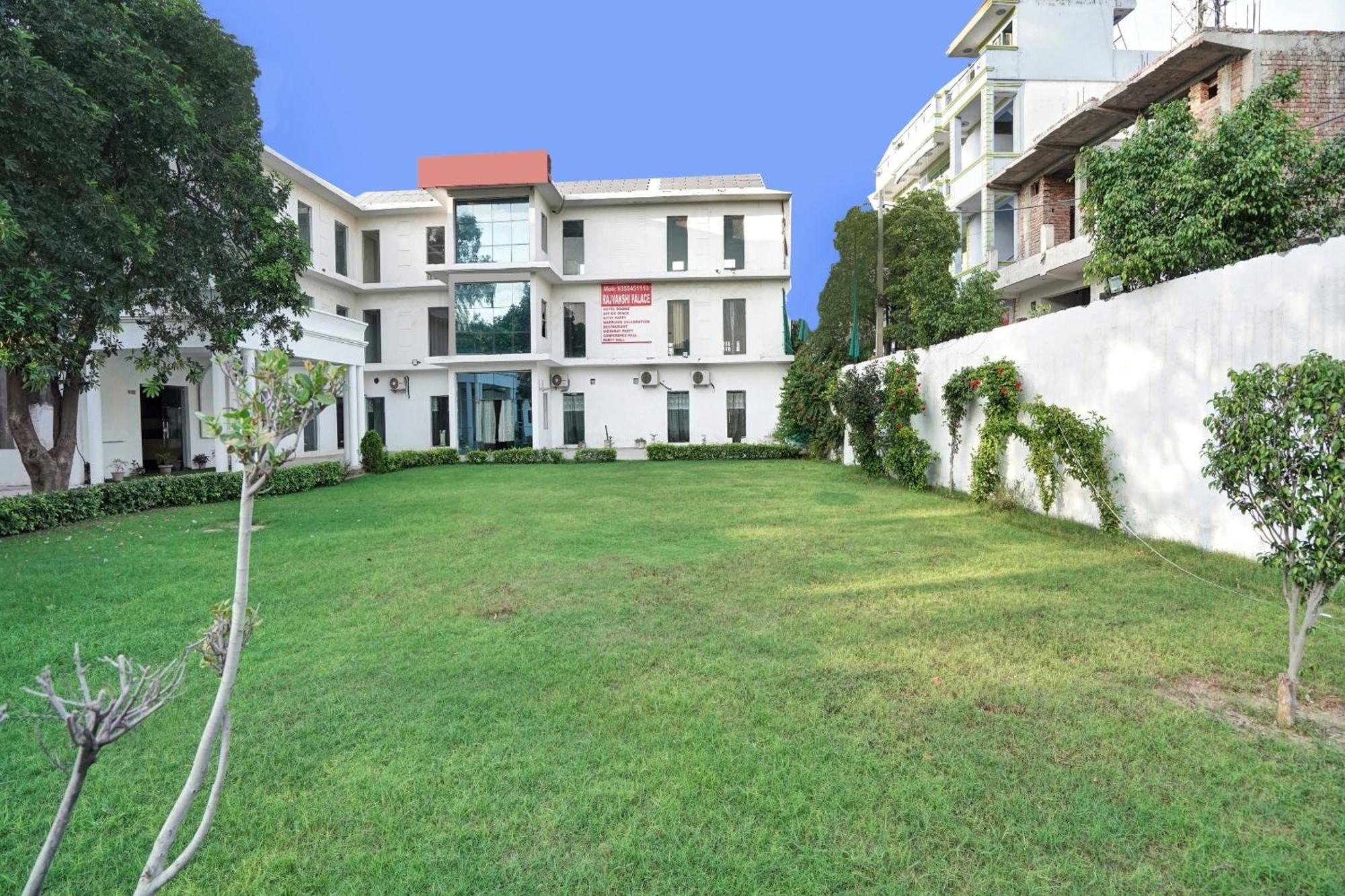 Collection O Rajvanshi Paradise Gurgaon Exteriör bild
